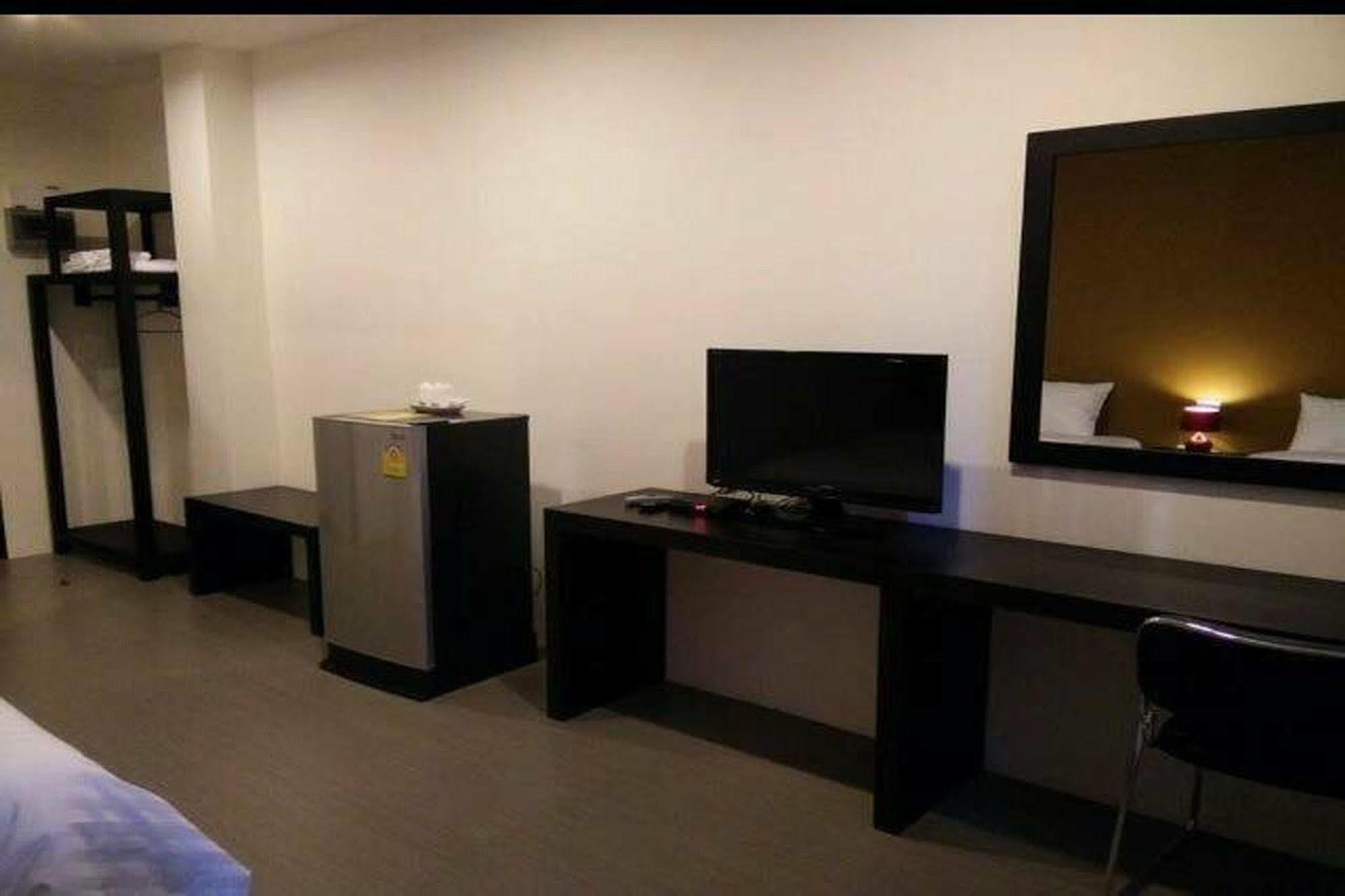 One Fu Hotel Surin Zewnętrze zdjęcie